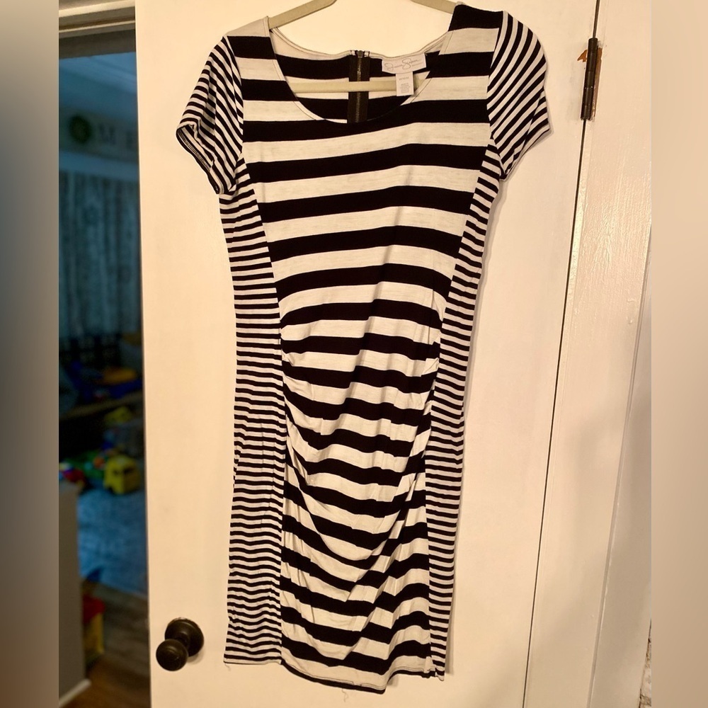 Jessica Simpson Black And White Striped Dress With Cap Sleeves Womanβs Size M
